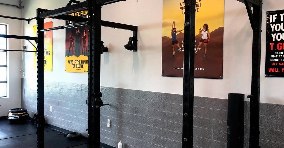 Barre fixe murale exercice chin up pull up entrainement muscles haut corps featu