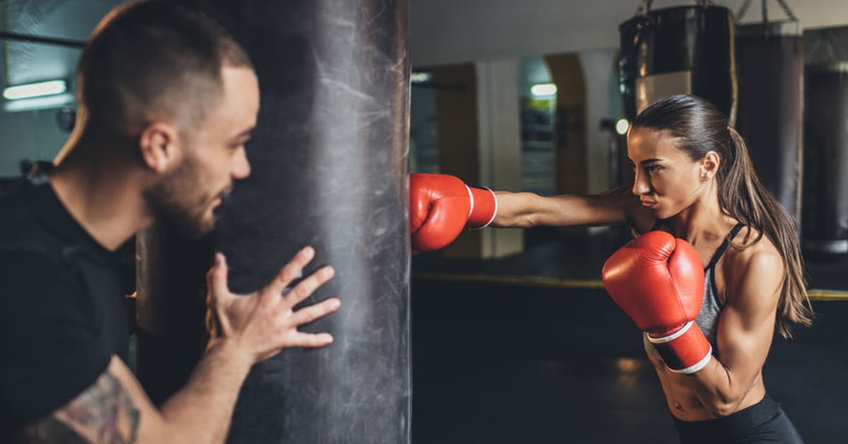 Comment un coach sportif adapte lentrainement a vos besoins featured